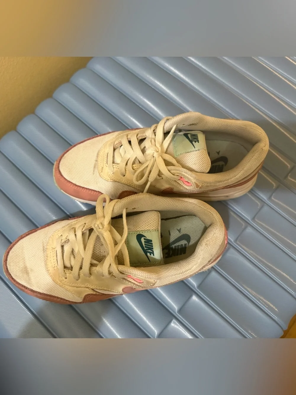 Nike Kids Low-Top Sneakers in Cream and Pink 💖
